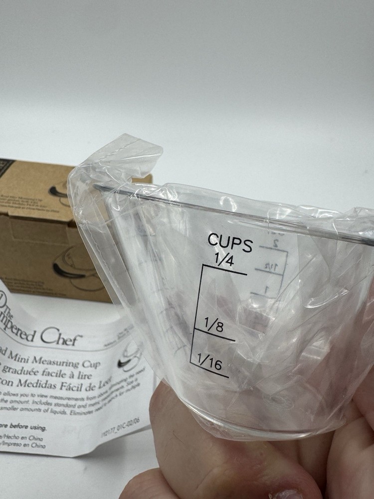 Pampered Chef Easy Read Mini Measuring 1/4 Cup 2177 Nip