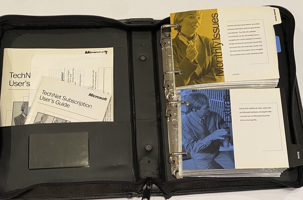 Microsoft Technet Plus Cd Subscription With Binder 55 CDs 1999 2000 Discs