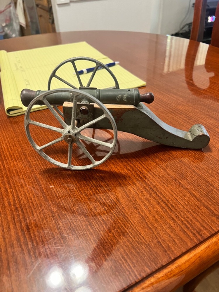 1861 civil war cannon replica