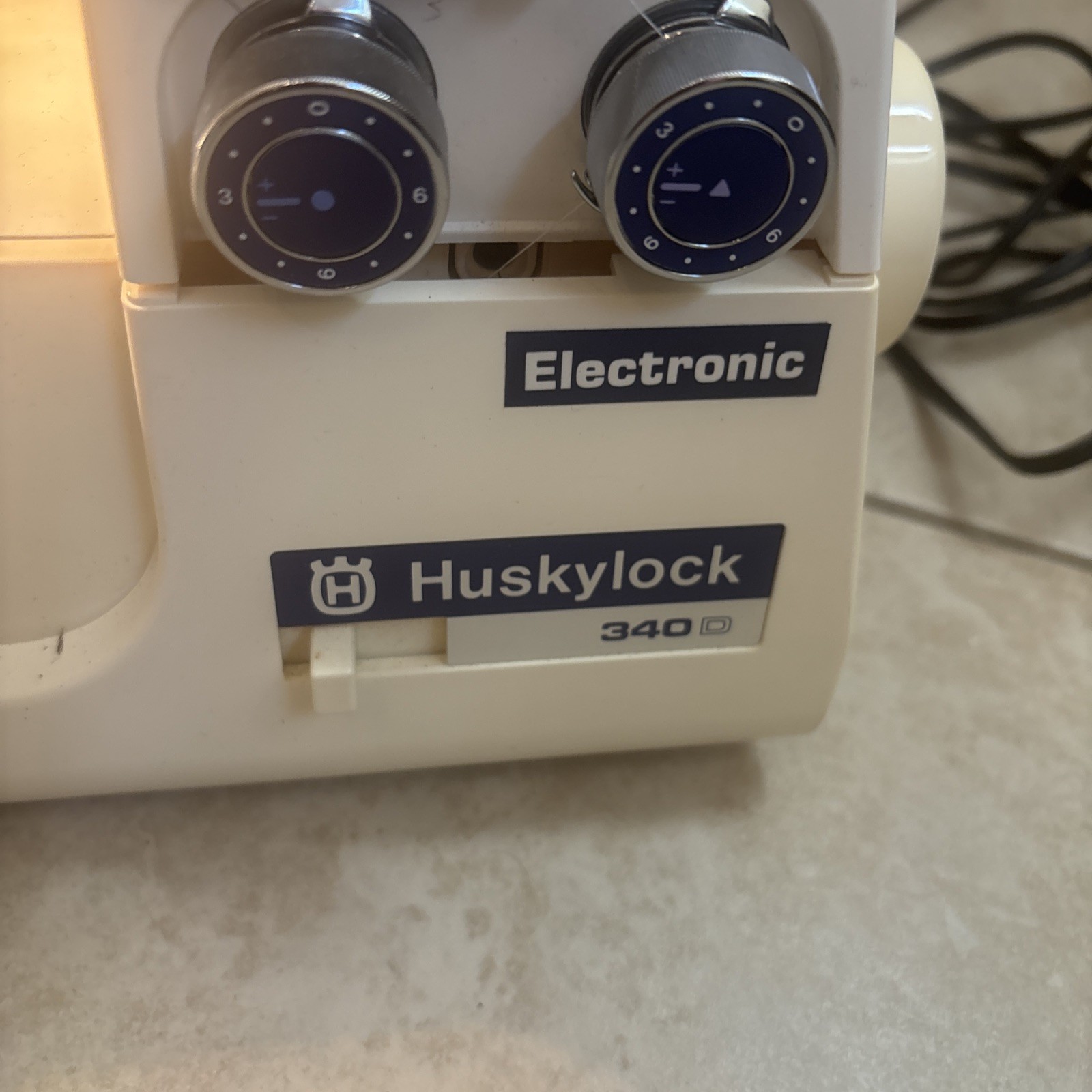 Husqvarna Huskylock 340-D Serger w/Foot Pedal & Hard Case Lock Key Sewing Instru