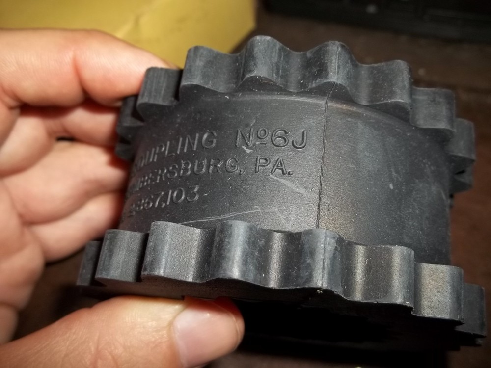 NIB TB WOODS 698672 63004 SURE-FLEX SLEEVE COUPLING INSERT (EE5)