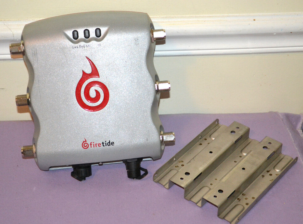 Firetide 5200 HotPoint Wireless Access Point With Bracket -- Excellent