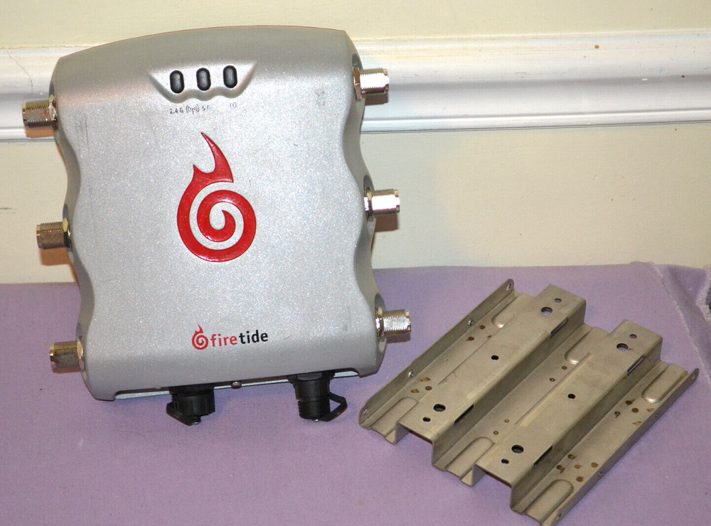 Firetide 5200 HotPoint Wireless Access Point With Bracket -- Excellent