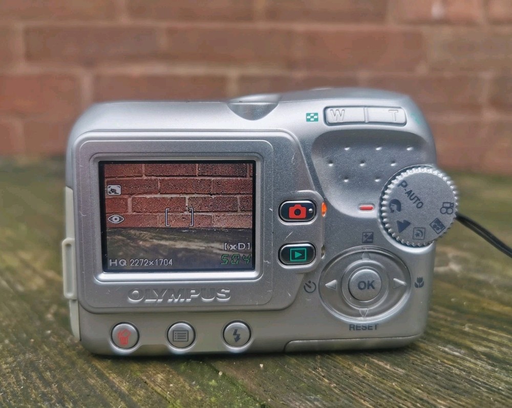 Olympus X-710 4.0MP Compact Digital Camera Silver + Xd 512mb Memory Card & Case