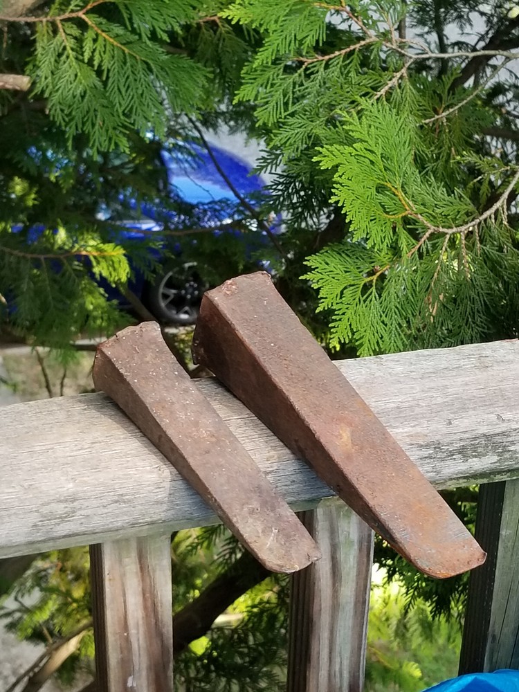 2 MANUAL WEDGE LOG SPLITTERS