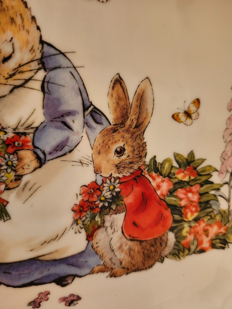 ZRIKE PETER RABBIT BEATRIX POTTER SERVING PLATTER CERAMIC EASTER SCALLOPED EDGE