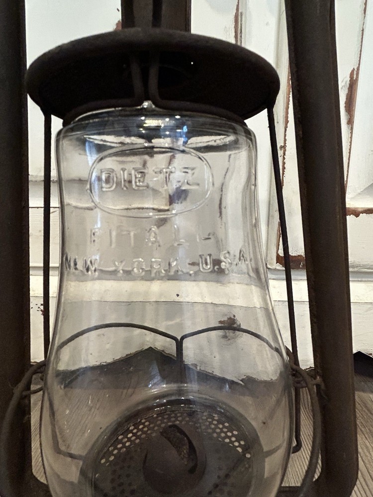 Dietz Vintage Kerosene Lantern
