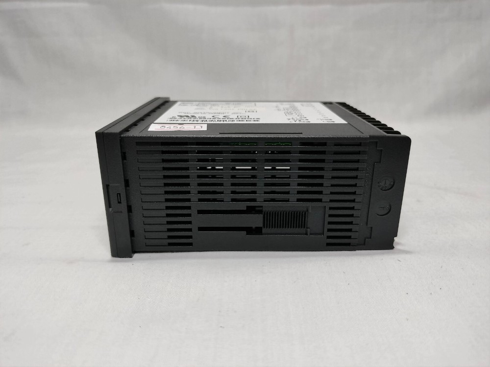 RKC Instruments CB400 FK03-V*AB-NN/A/Y Digital Temperature Controller