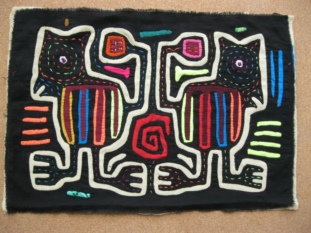 Kuna Native Hand-Stitch Panama Mola E1011L Which Way, Buddy