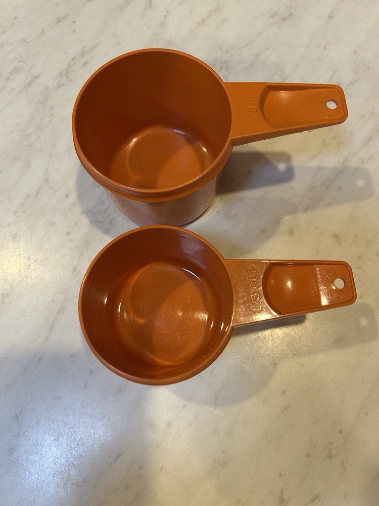 VINTAGE TUPPERWARE OrangeMEASURING CUPS & Spoons