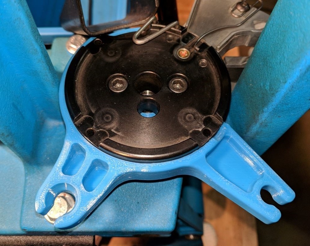 DILLON 550 PRESS / LEE BULLET FEEDER ADAPTER PLATE KIT