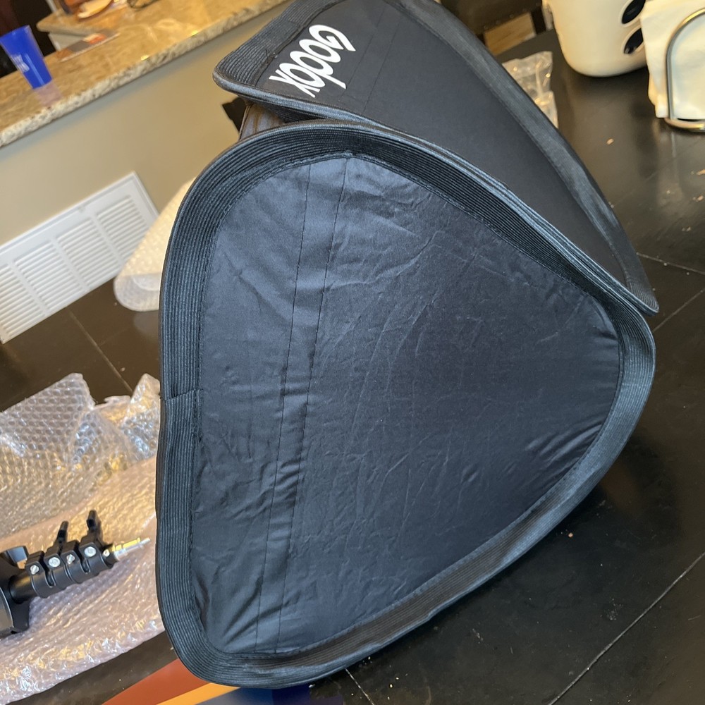 Godox Bowens Mount Softbox (40x40cm) & 2m Light Stand Kit plus extras