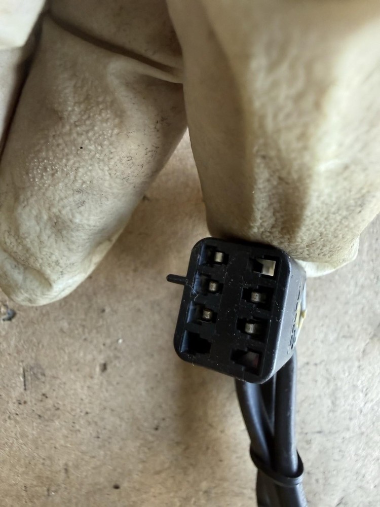 PP104243 PETERBILT ALARM CLOCK DISPLAY PUSH BUTTON