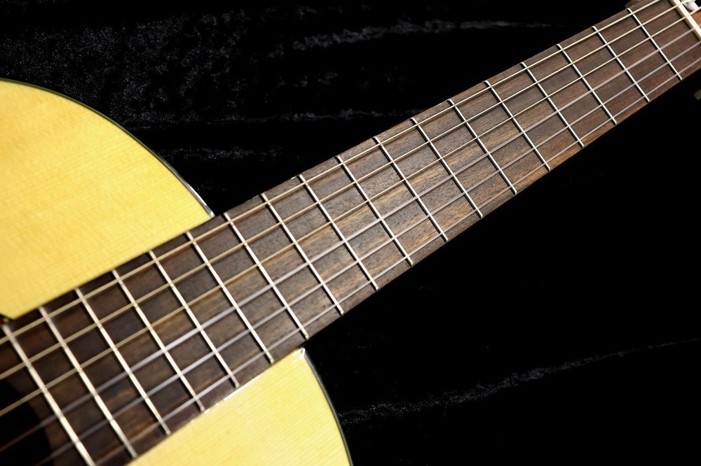 Hora Spanish 4/4 Classical Guitar Spruce Top Maple Back Soft Case Included