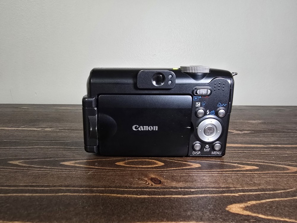 Canon PowerShot A640 10MP Digital Camera Complete Bundle *Tested & Working*