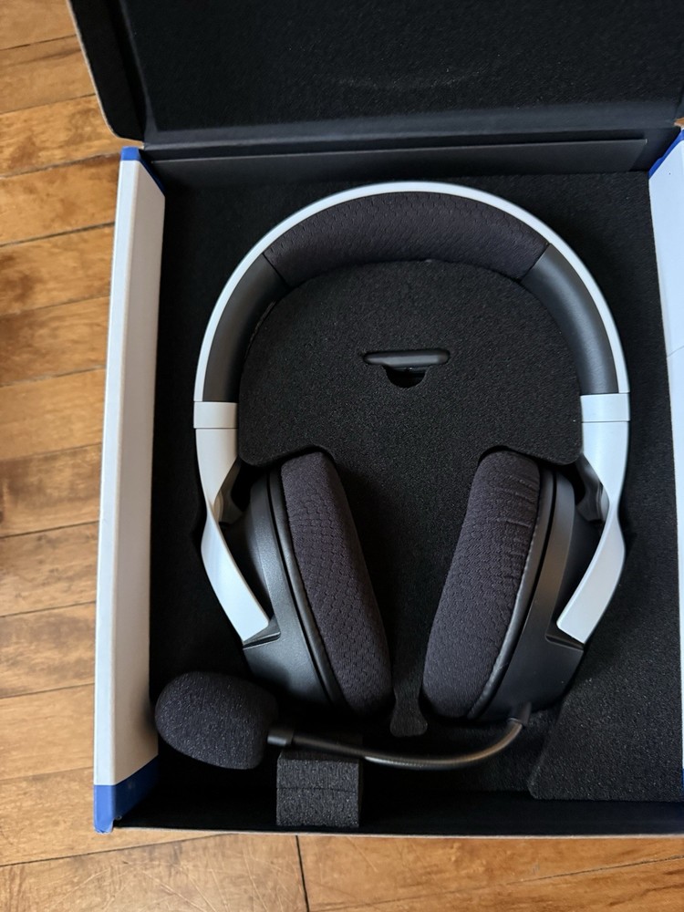 [NEW] RAZER KAIRA PRO HYPERSPEED - Wireless Multi-platform Gaming Headset