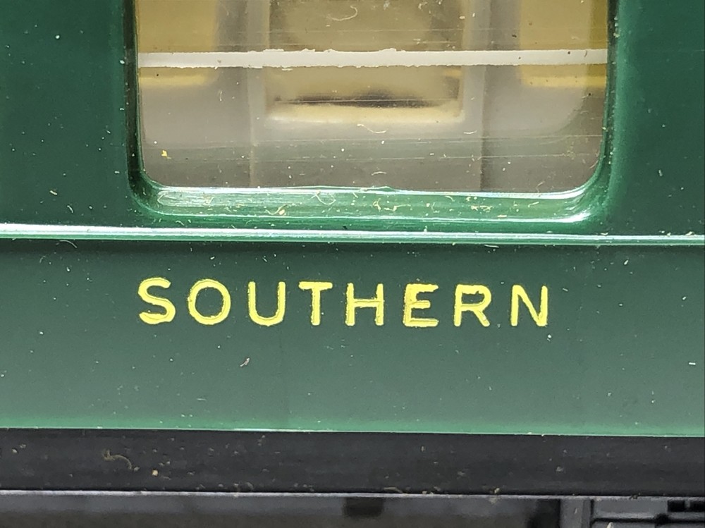 Hornby Railways Passenger Coach