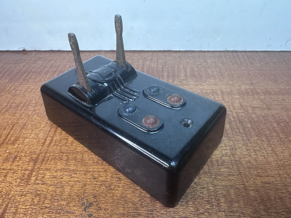 Lionel Turnout Controller - Needs New Wires - Untested