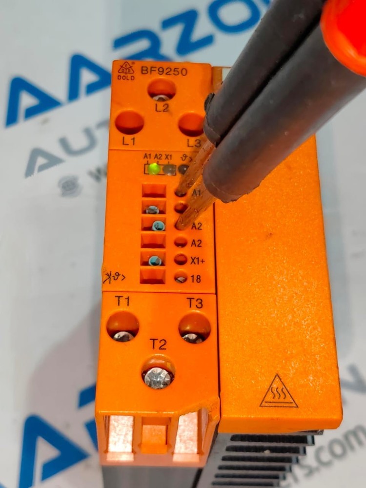E. DOLD & SOHNE BF9250.03/001 3-POLE SOLID STATE RELAY 0050520 DOLD BF9250