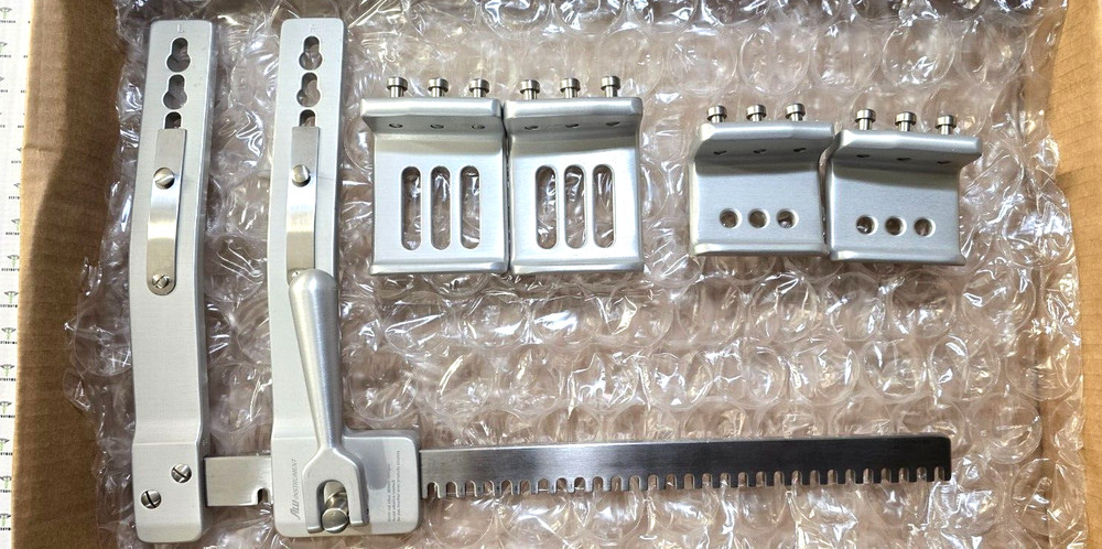 Codman Surgical Burford Rib Spreader Retractor 8" Spread