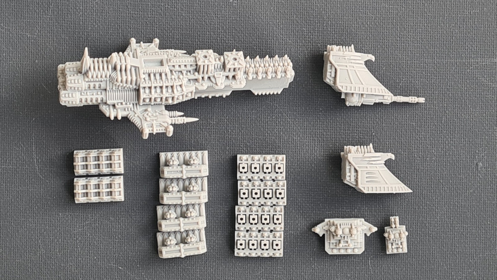 Human Navy Cruiser - compatible with Battlefleet Gothic