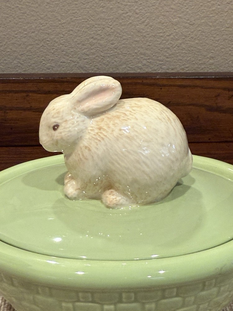 VGT. Hallmark Ceramic Easter Bunny Weave Basket Pattern Candy Trinket Dish