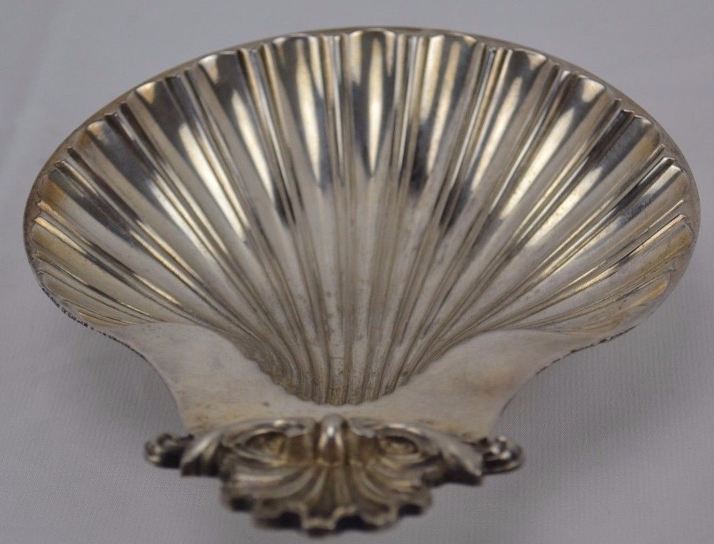 PRE-OWNED SILVER PLATE COPY OF A SHEFFIELD DESIGN SHELL FOOTED CATCH-ALL DISH