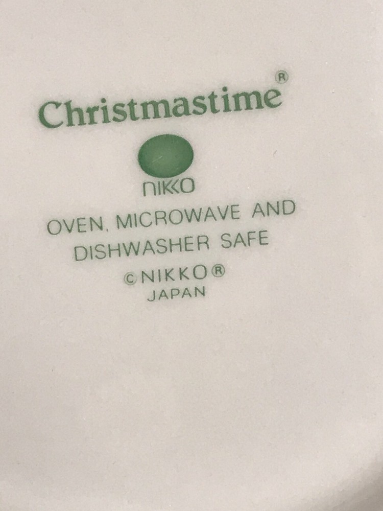 Nikko Christmastime Octagonal Cups and Saucers