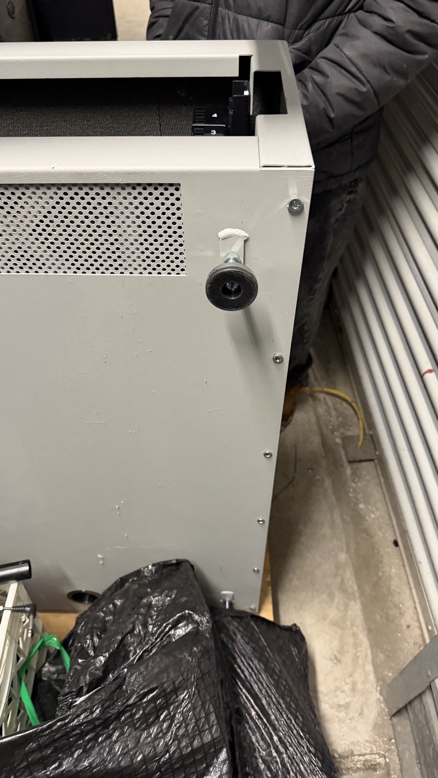 XRackPro by Gizmac Server Network Rack Cabinet Locking Glass Door w/Fan