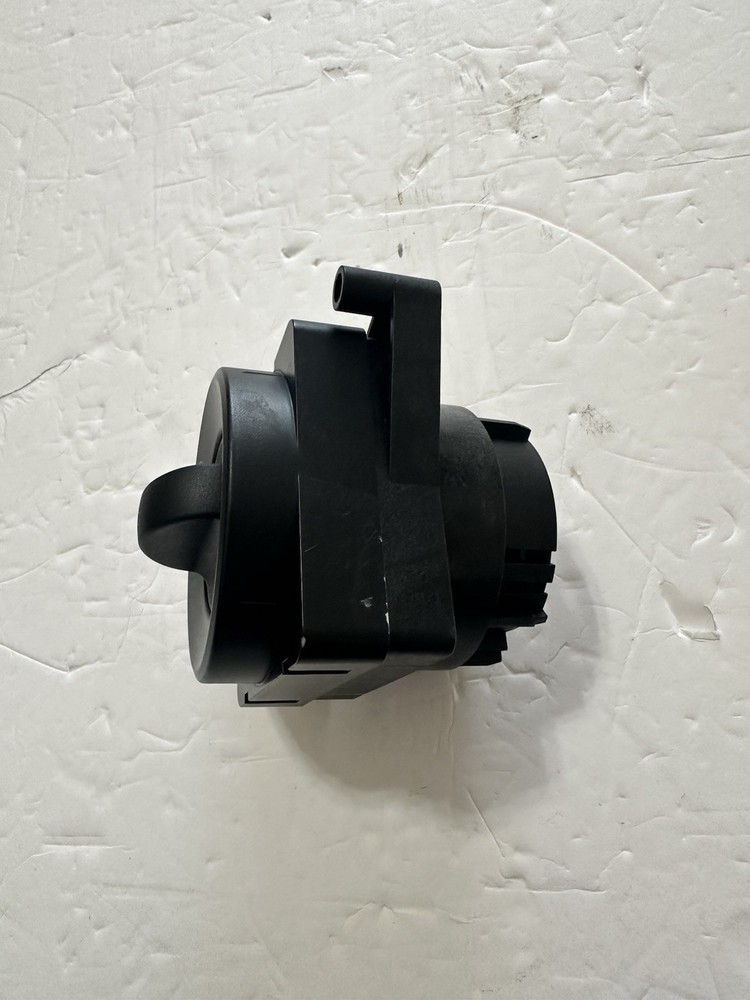 2018-2024 FREIGHTLINER CASCADIA DASH HEADLIGHT HEADLAMP SWITCH BUTTON OEM