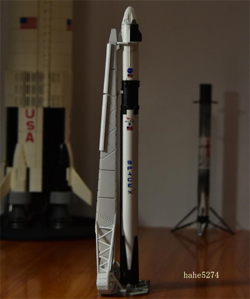 SpaceX Falcon IX Rocket F9 Tower Static Model + Crewed Dragon Model
