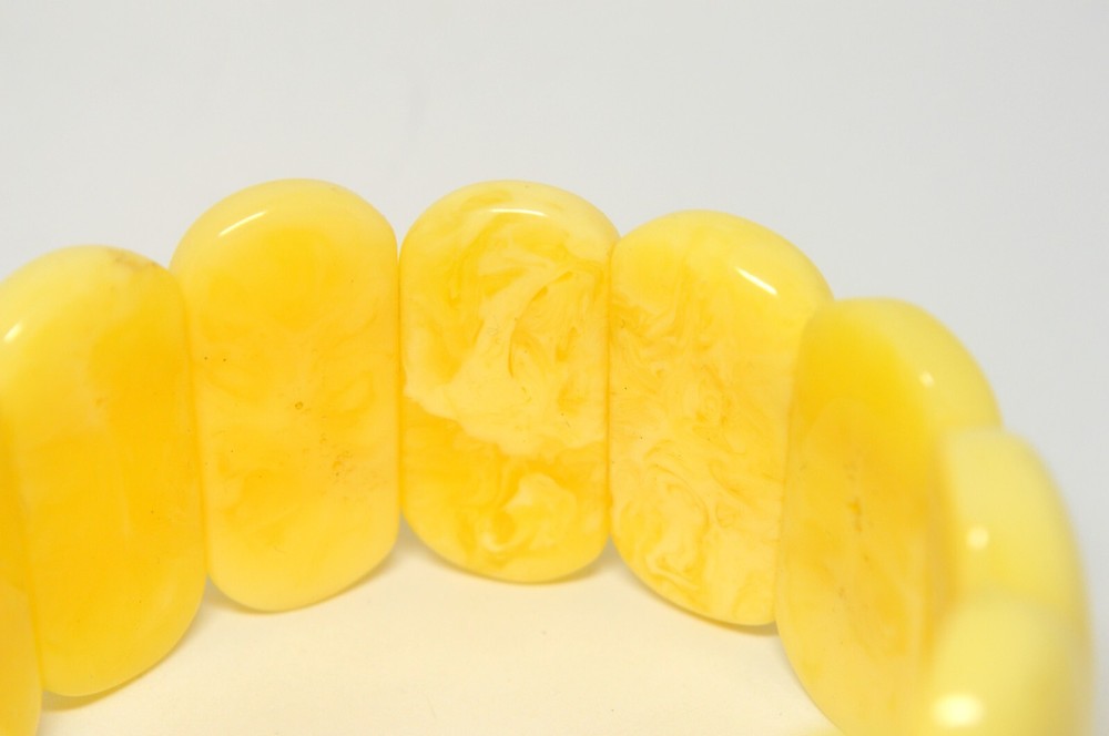 VINTAGE YELLOW BRACELET