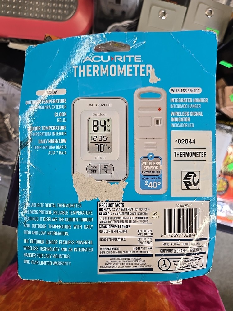 AcuRite Wireless Indoor Outdoor Digital Temperature Thermometer Clock & Memory