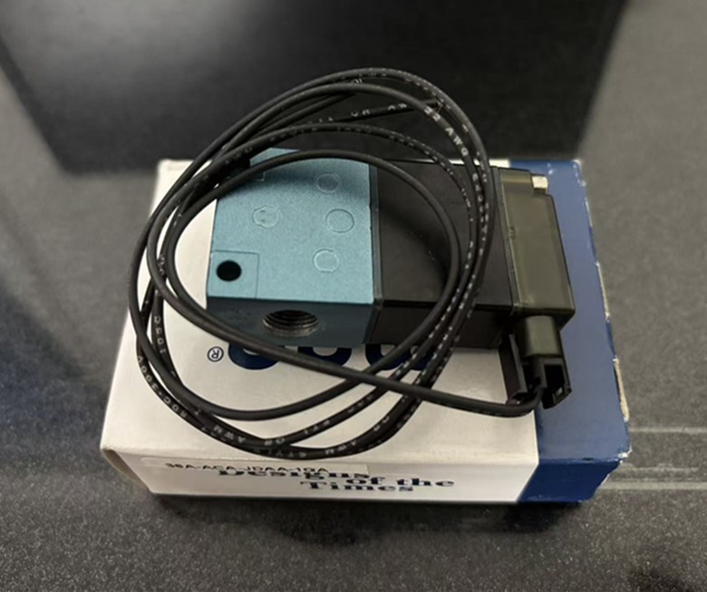 1pcs NEW MAC 36A-ACA-JDAA-1GA solenoid valve