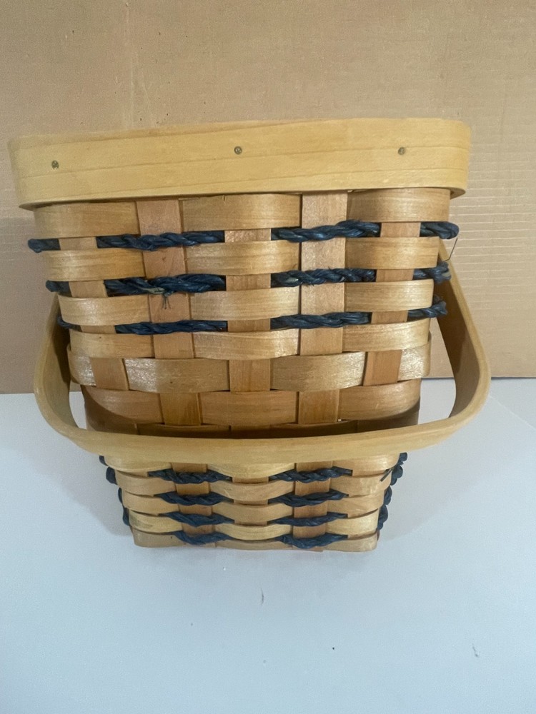 Longaberger like Woven Basket Blue Accents Movable Handle EUC