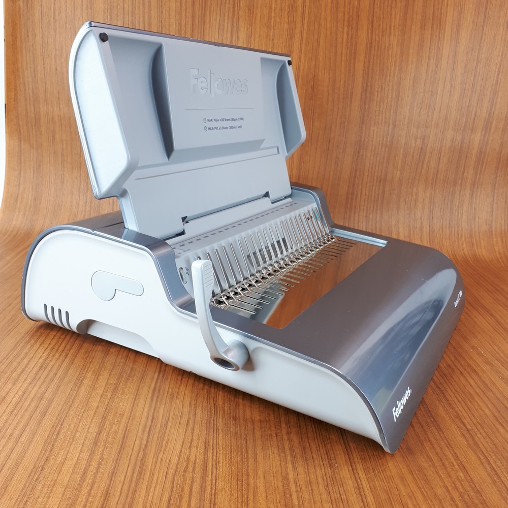 Fellowes Quasar E 500 CRC52169 Electric Comb Binding/Punching Machine 500-Sheet