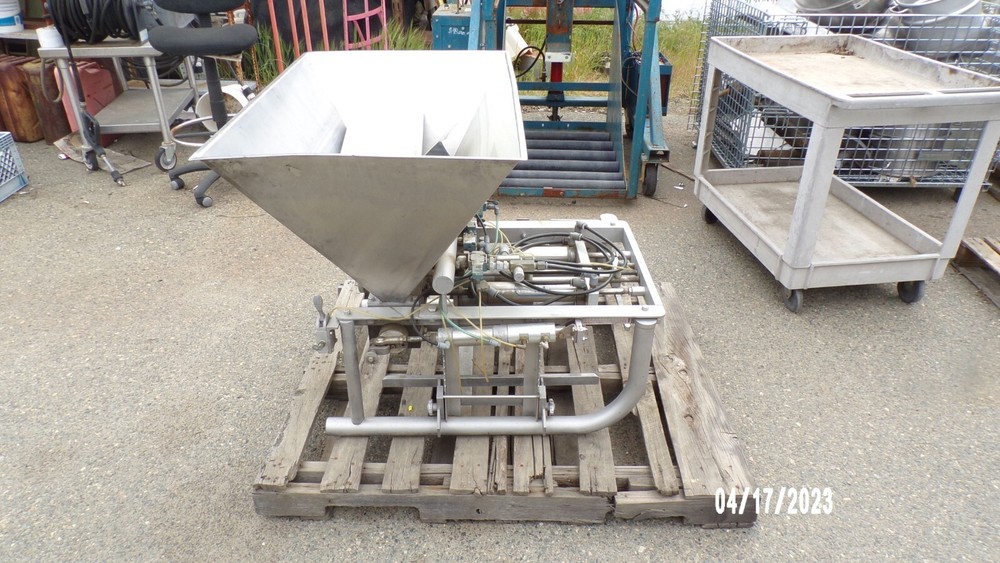 Hinds-Bock (4P-08T) Tabletop Automatic Bakery Muffin Batter Depositor