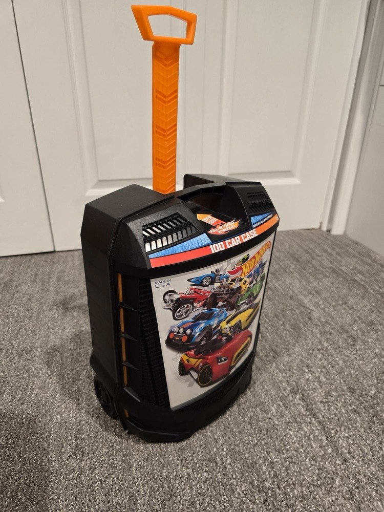 Hot Wheels Cars + Case