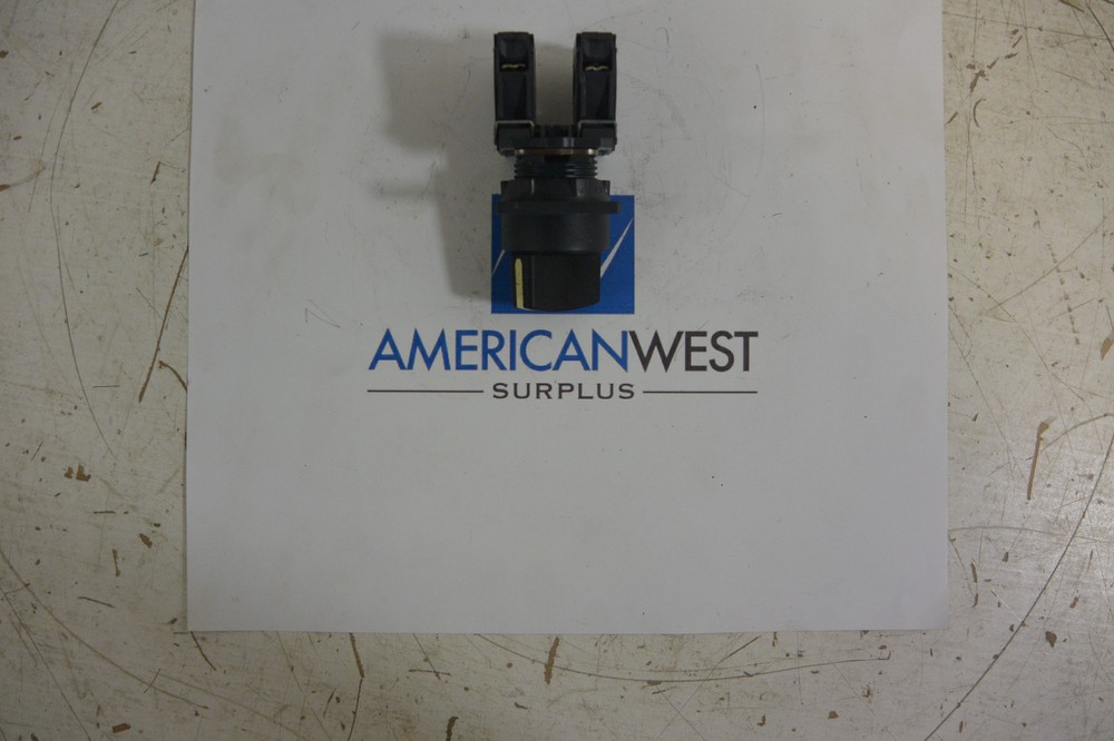 Telemecanique 2 Position Selector Switch with ZBE-101 Black Test Norm