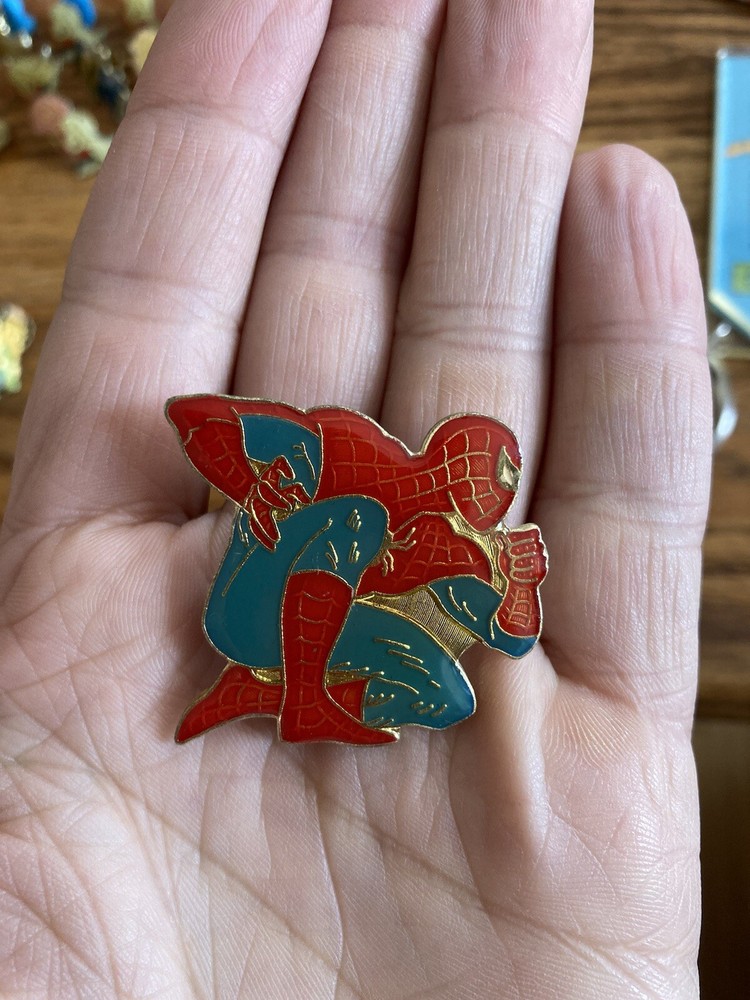 vintage Marvel COMIC Spider-Man Spiderman PINBACK/PIN Enamel