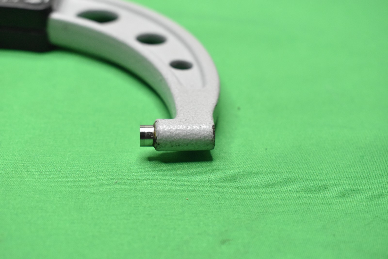 Mitutoyo 293-350-30 Digimatic IP65 4-5" Outside Micrometer w/Case