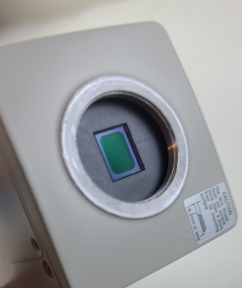 Sony DXC-390P 3CCD Color Video Camera