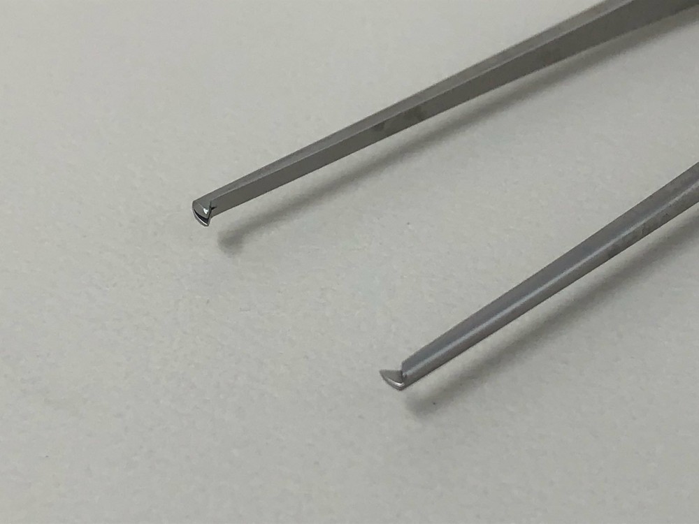 Aesculap MD463 Cushing Tissue Forceps, 1 x 2 Teeth, 7" Length