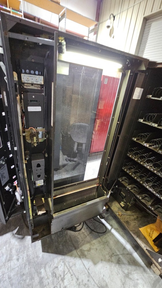 MDB ~ FULLY WORKING ~ Rowe 4900 Snack Machine Snack Vending Machine - CC Capable