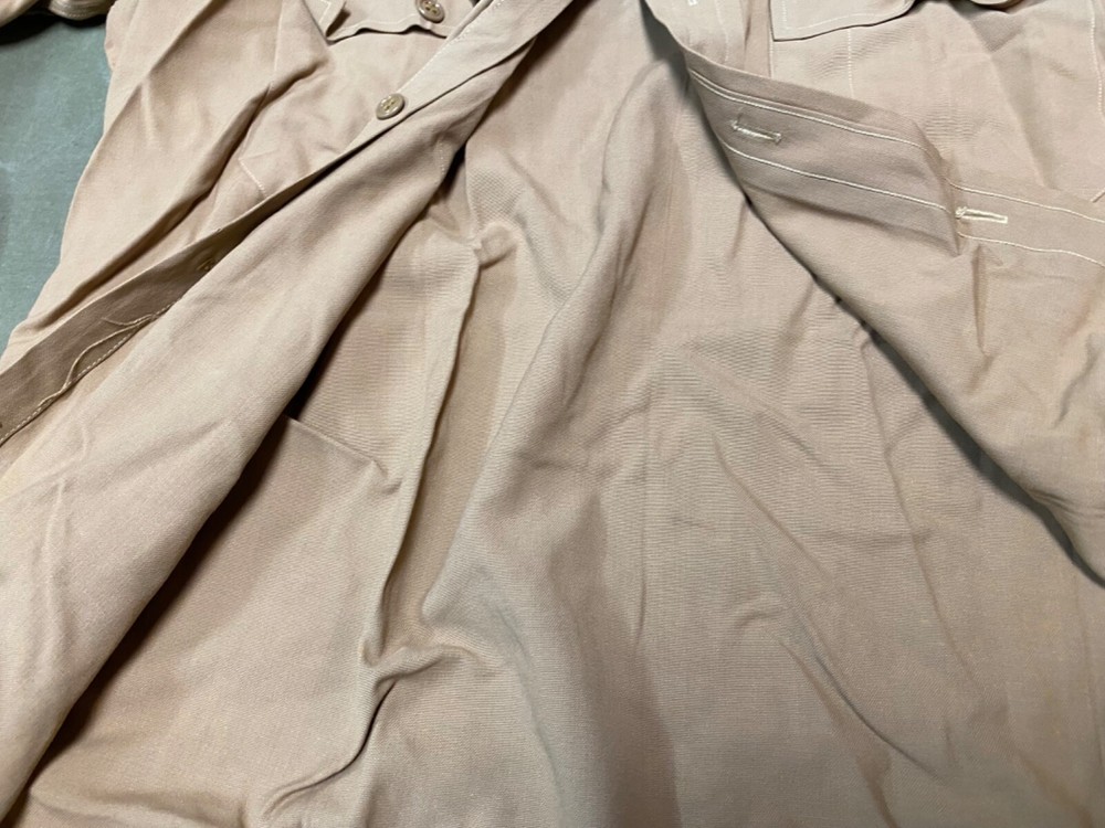 ORIGINAL WWII US ARMY OFFICER "KHAKI" CLASS A SHIRT- LARGE 44R