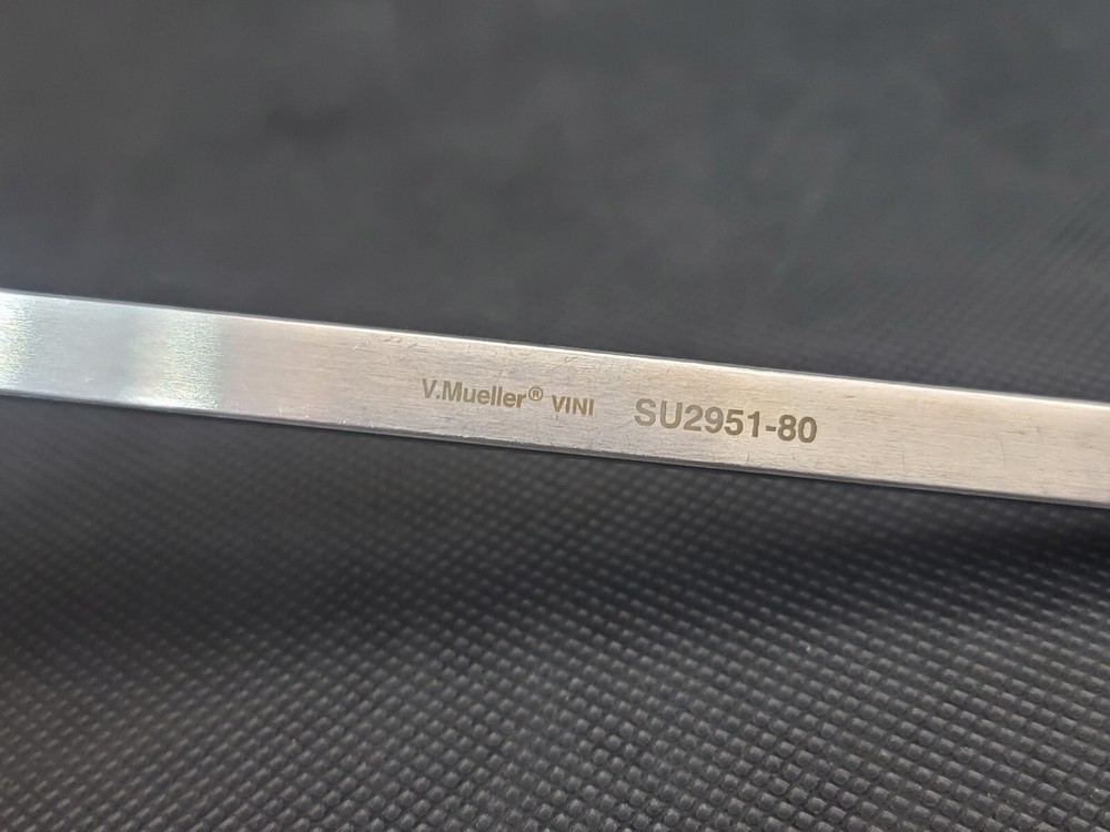 V. Mueller SU2951-80 Retractor Blade