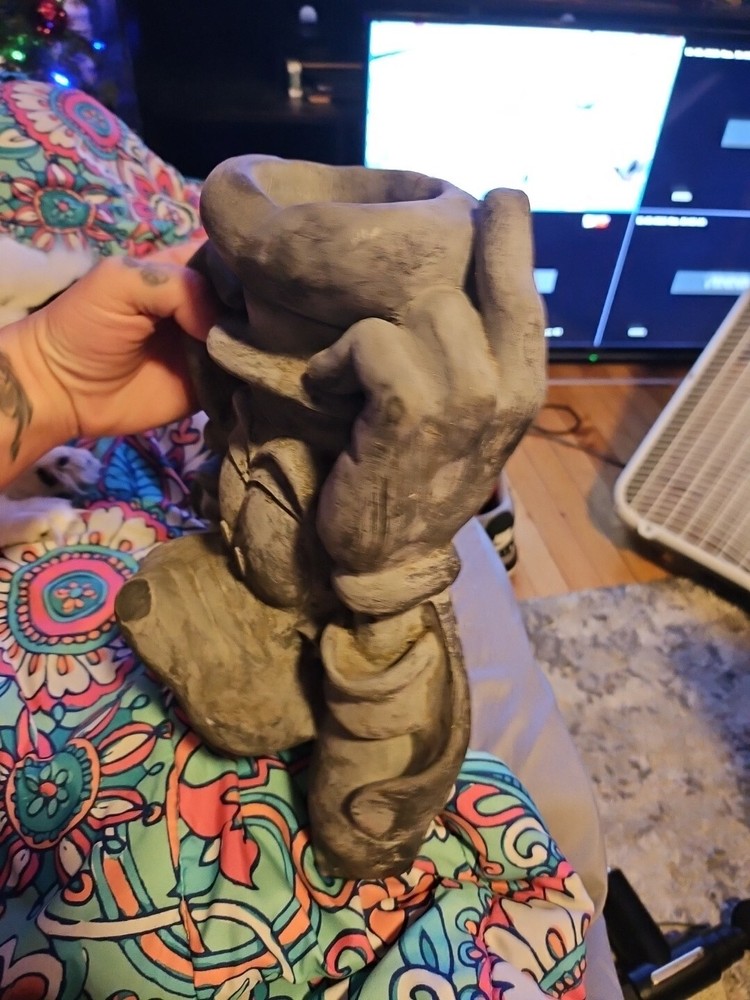 Heavy goofy planter 12x10