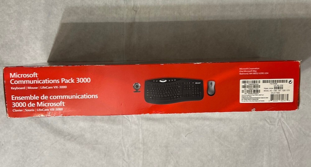 Microsoft Communication Pack 3000 Keyboard, Optical Mouse & LifeCam VX-3000 NEW