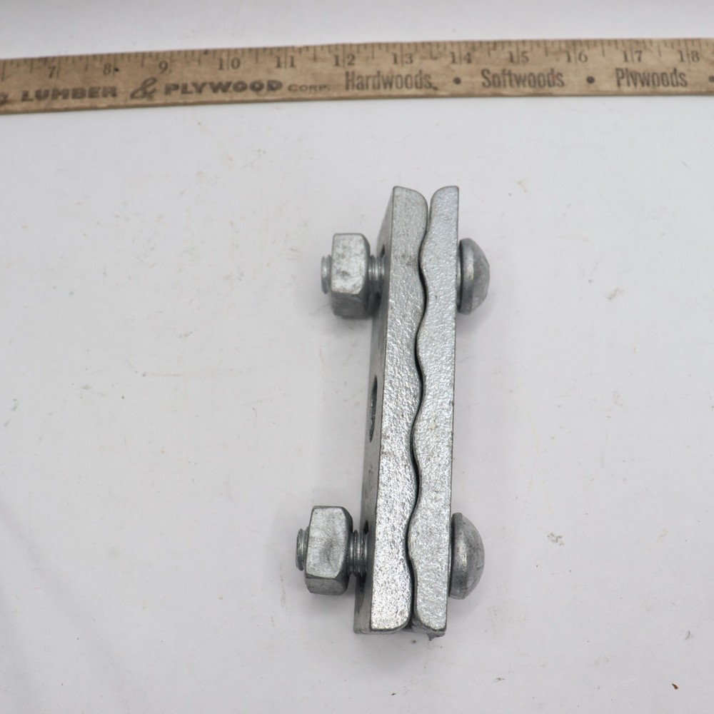 Suspension Clamp Figure 8 6"