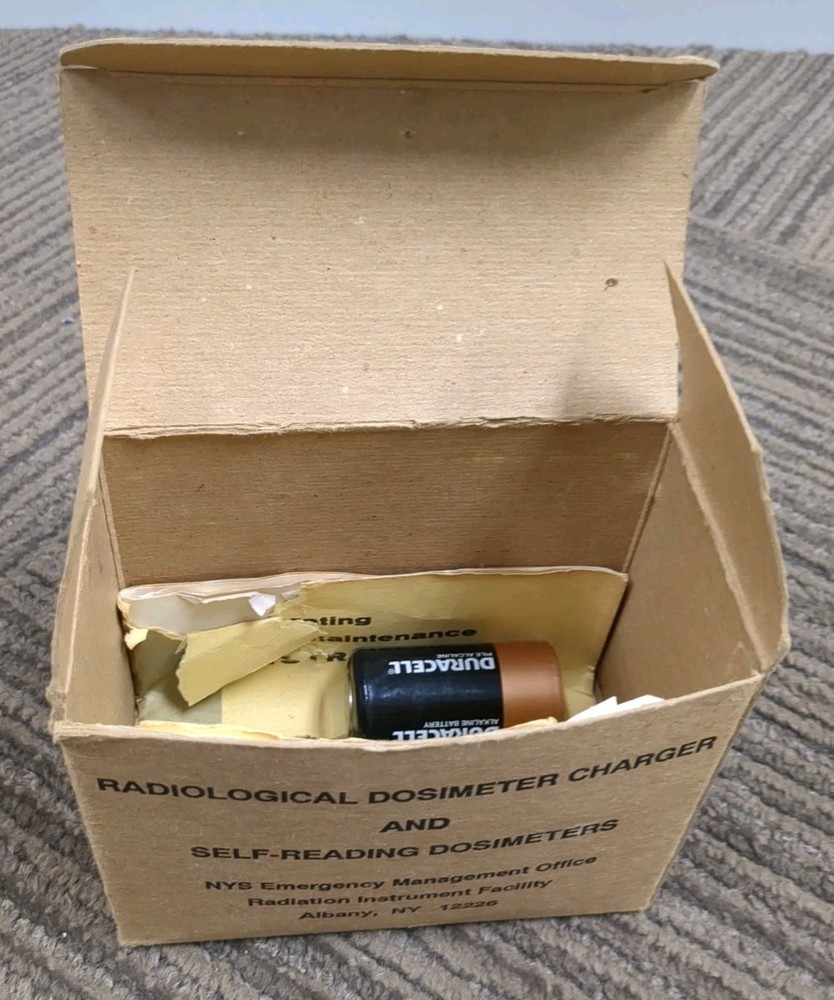 UNTESTED CD V-777-1 Vintage Radiation Detection Geiger Kit - READ DESCRIPTION!!